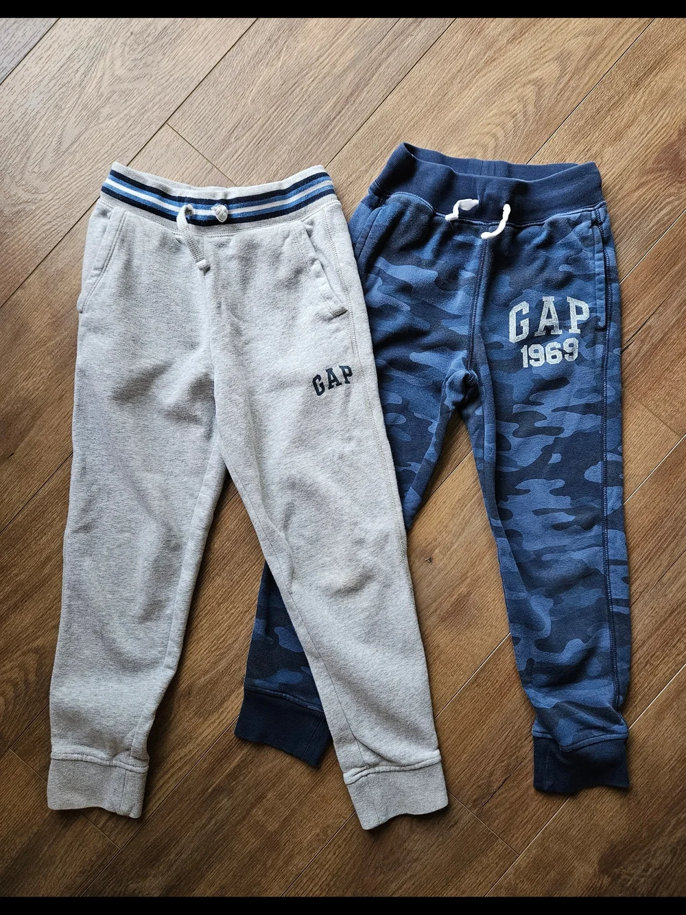 GAP Kids Sweatpants - Light Gray & Navy Camo